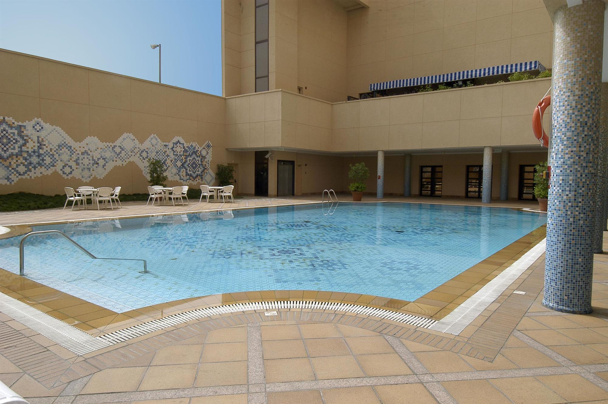 Le Meridien Yidda Facilidades foto Swimming pool