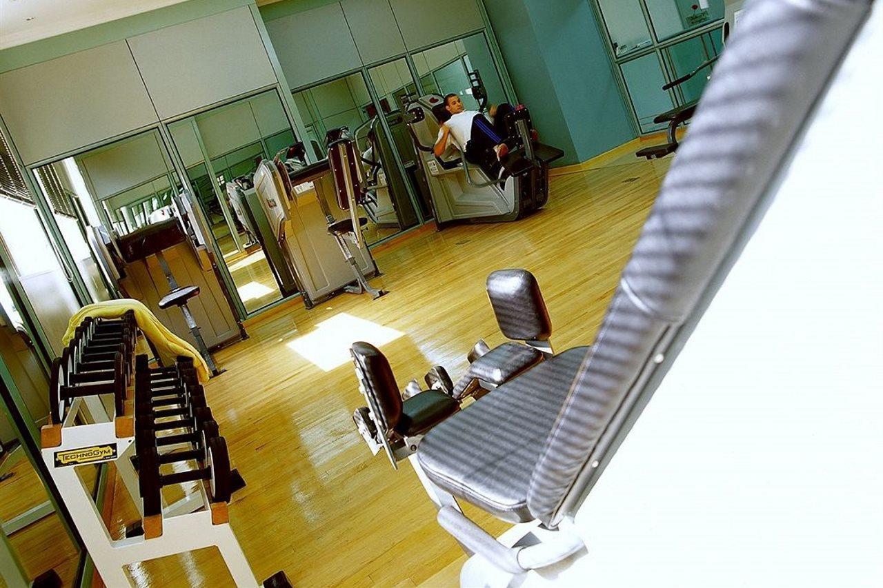 Le Meridien Yidda Exterior foto A gym in Singapore