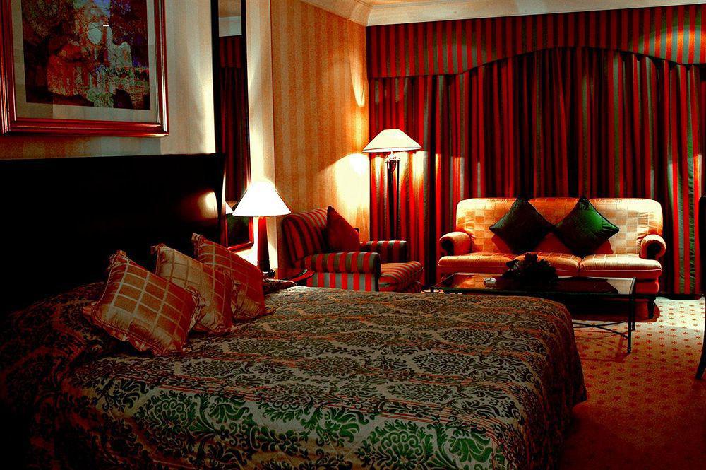 Le Meridien Yidda Exterior foto A bedroom at the hotel